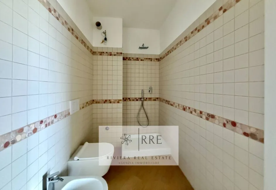 Mənzil Satılır - 17021 ALASSIO IT Image 12