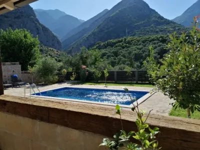 Villa Satılır 85000 Bar ME